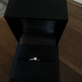【ラザール ダイヤモンド(LAZARE DIAMOND)の口コミ】 華奢でダイヤモンドがキラッと綺麗な指輪で気に入りました。また、選んで…