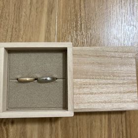 【YUKA HOJO(ユカホウジョウ)の口コミ】 品名:passage of time 素材:Pt950
品名:path 素材:K18YG ダイヤモンド
2人…