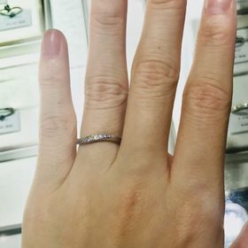 【アイプリモ(I-PRIMO)の口コミ】 着け心地が良くて指によく馴染みました。ダイヤの輝きも主張し過ぎず、仕…