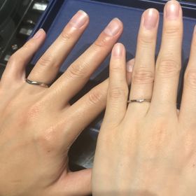 【銀座ダイヤモンドシライシの口コミ】 HPを見て気に入り、試着しました。実際には、写真で見るより細めで華奢な…