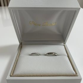 【PILOT BRIDAL(パイロットブライダル)の口コミ】 指輪のデザインがダイヤが豪華で綺麗だったので、決めました。
無料でリン…