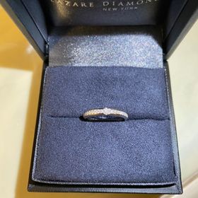 【ラザール ダイヤモンド(LAZARE DIAMOND)の口コミ】 指輪のデザインは、彼女が接客業なので普段使いできる指輪を探していまし…