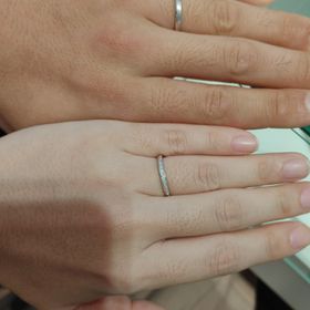 【JEWELRY STUDIO Advance(ジュエリースタジオアドバンス)の口コミ】 デザインは幅などを含め比較的自由にきめれそうでした。
主人はマット加工…