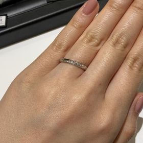 【ラザール ダイヤモンド(LAZARE DIAMOND)の口コミ】 仕事の時も着けたいためダイヤが上品に輝くこちらのリングにいたしました…