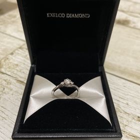 【エクセルコダイヤモンド(EXELCO DIAMOND)の口コミ】 他にも色々なブランドを見に行きましたが、やっぱり指輪のデザインとダイ…
