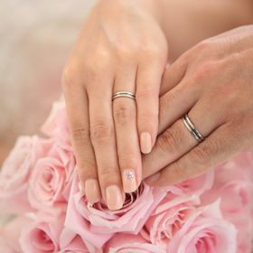 【ROCCA(ロッカ)の口コミ】 結婚指輪は絶対に黒のラインが入っている指輪にしようと思っていたのに、…