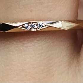 【HOSHI no SUNA 星の砂(ほしのすな)の口コミ】 ピンクゴールドの指輪です！！デザインが珍しく指が細く見える気がしまし…