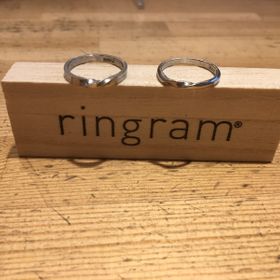 【ringram(リングラム)の口コミ】 シンプルな作りが好きなので、純度の高いプラチナで金属アレルギーの私で…