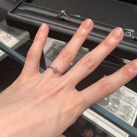 【エクセルコダイヤモンド(EXELCO DIAMOND)の口コミ】 シンプルなデザインの、ウェーブのかかったプラチナの指輪を選びました。
…