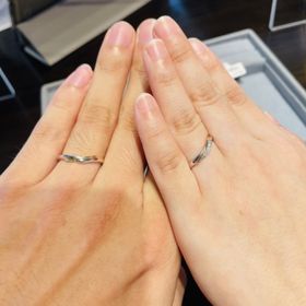 【ケイウノ ブライダル(K.UNO BRIDAL)の口コミ】 ウェーブ＆Vラインが入っており、指長効果があるだけでなく、マイルドで優…