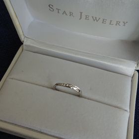 【STAR JEWELRY(スタージュエリー)の口コミ】 シンプルなものよりダイヤモンドが埋め込まれている物を探しており、こち…