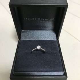 【ラザール ダイヤモンド(LAZARE DIAMOND)の口コミ】 一石のシンプルな婚約指輪に憧れており、一石だと大体デザインが同じなの…