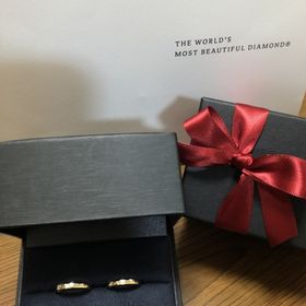 【ラザール ダイヤモンド(LAZARE DIAMOND)の口コミ】 旦那となかなか意見が合わず指輪探しに苦労してました。
ラザールダイヤモ…