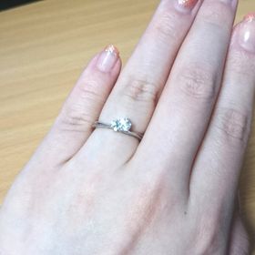 【festaria bijou SOPHIA(フェスタリア ビジュソフィア)の口コミ】 指輪の形はV字型と決めていたので、そのデザインのものをメインに探してい…