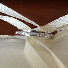 【ピアジェ(PIAGET)の口コミ】 結婚指輪は毎日するので、フルエタニティーで探していました。PiagetのPos…