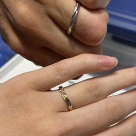 【エクセルコダイヤモンド(EXELCO DIAMOND)の口コミ】 自分の手に馴染んで、毎日違和感なくつけられるものを選びました。
プラチ…