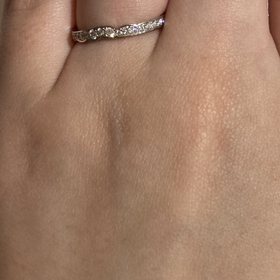 【俄(にわか)の口コミ】 ネットで見てすごく可愛いと思い、店舗で試着しました。実際にみると、他…