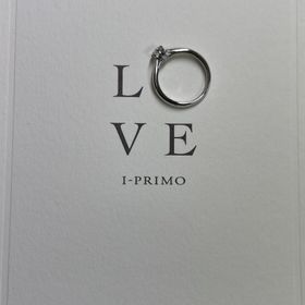 【アイプリモ(I-PRIMO)の口コミ】 指輪の台座の輝きが小さいながらも、1つ1つがとても綺麗で魅力的だったか…