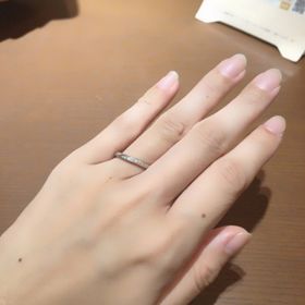 【TRECENTI(トレセンテ)の口コミ】 指輪のデザインは、女性用はストレートでダイヤが付いているものがシンプ…