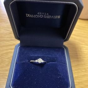 【銀座ダイヤモンドシライシの口コミ】 とにかくかわいかったです。
完全な一目惚れでした。
いくつか試着をして…