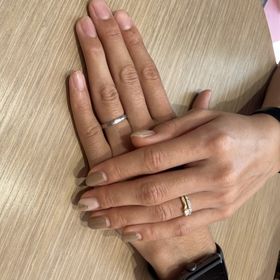 【ORECCHIO(オレッキオ)の口コミ】 シックなデザインが良かったので、カットされた加工と表面も肌馴染みが良…