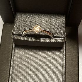 【ラザール ダイヤモンド(LAZARE DIAMOND)の口コミ】 どのシチュエーションでも、何歳になっても似合うシンプルなデザインを考…