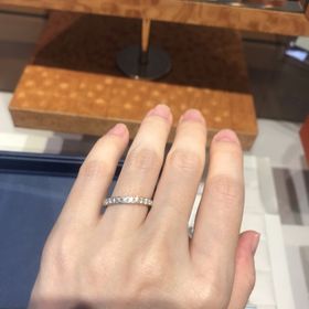 【銀座ダイヤモンドシライシの口コミ】 まず、ダイヤモンドの質と製法で決めました。
同じ会社が運営しているエク…