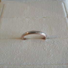 【MIKIMOTO(ミキモト)の口コミ】 もともとミキモトの結婚指輪に憧れていました。
シンプルだけど他と少しだ…