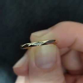 【LOVE NOTESの口コミ】 凹凸が少なく、シンプルなデザインが希望でした。相談させて頂くなかいく…