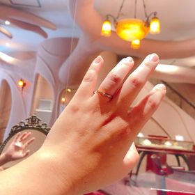 【ケイウノ ブライダル(K.UNO BRIDAL)の口コミ】 ディズニーの美女と野獣モデルのものです。
女性のものは、まっすぐなライ…