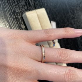 【MAYFAIR(メイフェア)の口コミ】 ディズニーキャラクターで人気のラプンツェルの指輪です。色はピンクゴー…