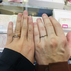 【リューツウ】の口コミ プラチナとゴールドのミックスにダイヤモンドが付いていて、この指輪一つで...