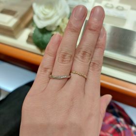 【Douxmiere bijou SOPHIA(ドゥミエール ビジュソフィア)】の口コミ アリアという結婚指輪を試着しました。シンプルでスタンダードな形ですがカ...