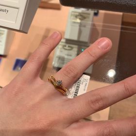 【ケイウノ ブライダル(K.UNO BRIDAL)の口コミ】 オーロラ姫のティアラがモチーフになっているので、上から見ても横から見…