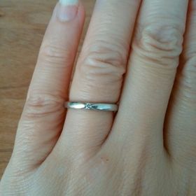 【エクセルコダイヤモンド(EXELCO DIAMOND)の口コミ】 毎日つけるものなので、ダイヤありかなしかで悩みましたが、
ダイヤありの…