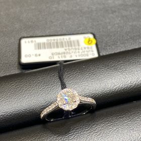 【ラザール ダイヤモンド(LAZARE DIAMOND)の口コミ】 取り巻きデザイン&エタニティなので、とてもゴージャスです。ゴージャ…