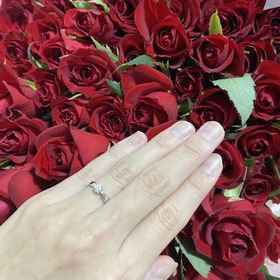 【ティファニー(Tiffany & Co.)の口コミ】 婚約指輪は絶対にティファニーと決めていました。
色々なデザインの中から…