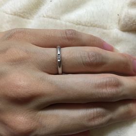 【ROYAL ASSCHER(ロイヤル・アッシャー)の口コミ】 なんといっても、360℃どこから見ても存在感のある輝きです！
遠くからでも…