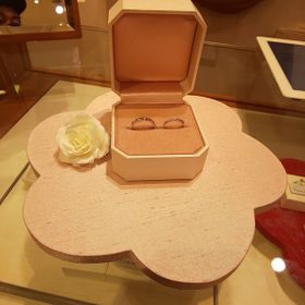 【TRECENTI(トレセンテ)の口コミ】 シンプルなデザインから派手なデザインまで幅広くあり、店員とのやり取り…