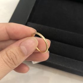 【BIJOUPIKO(ビジュピコ)の口コミ】 びっくりするくらい指輪自体が細く、他のお店では見たことがないほどの細…