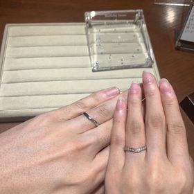 【TRECENTI(トレセンテ)の口コミ】 V字の角度とハーフエタニティの石のつき方がかわいいです。男性もかっこよ…