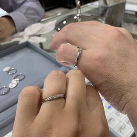 【宝寿堂(ほうじゅどう)の口コミ】 ダイヤとミル打ちの組み合わせでシンプルながら華やかさがありました。ペ…