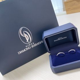 【銀座ダイヤモンドシライシの口コミ】 奥さんの指に合う結婚指輪を探していた中、たまたま訪れたダイヤモンドシ…