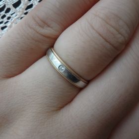 【MAHARAJA DIAMOND(マハラジャダイヤモンド)の口コミ】 シルバーとゴールドの２色使いを探していました。
越谷レイクタウンの中に…