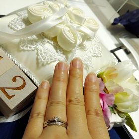 【4℃ BRIDAL(ヨンドシーブライダル)の口コミ】 細目の指輪でなるべくシンプルなもの、婚約指輪と重ね付けした時に派手に…