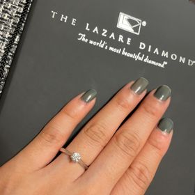 【ラザール ダイヤモンド(LAZARE DIAMOND)の口コミ】 初めての購入の為、何が良いか分からない中で彼女の特徴を伝えたところ色…