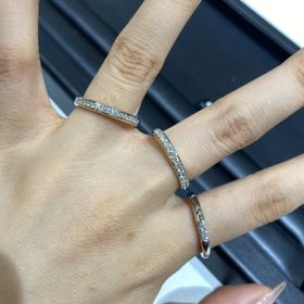 【ラザール ダイヤモンド(LAZARE DIAMOND)の口コミ】 ◇デザイン:一般的なデザインのほかに、上からも下から見てもダイヤモンド…