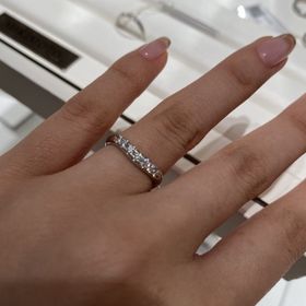 【MIKIMOTO(ミキモト)の口コミ】 ◇デザイン:上品な丸みを帯びていて素敵でした。プラチナの重みを感じられ…