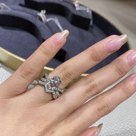 【ショーメ(CHAUMET)の口コミ】 ◇デザイン:ナポレオンの妻ジョゼフィーヌをモチーフにしたシリーズです。…