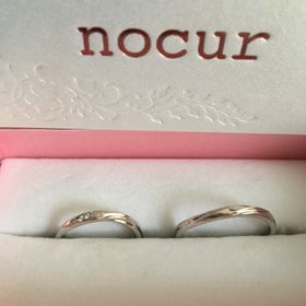 【nocur(ノクル)の口コミ】 流れるデザインが気にいりました。
細すぎず、太すぎず、お揃いのデザイン…
